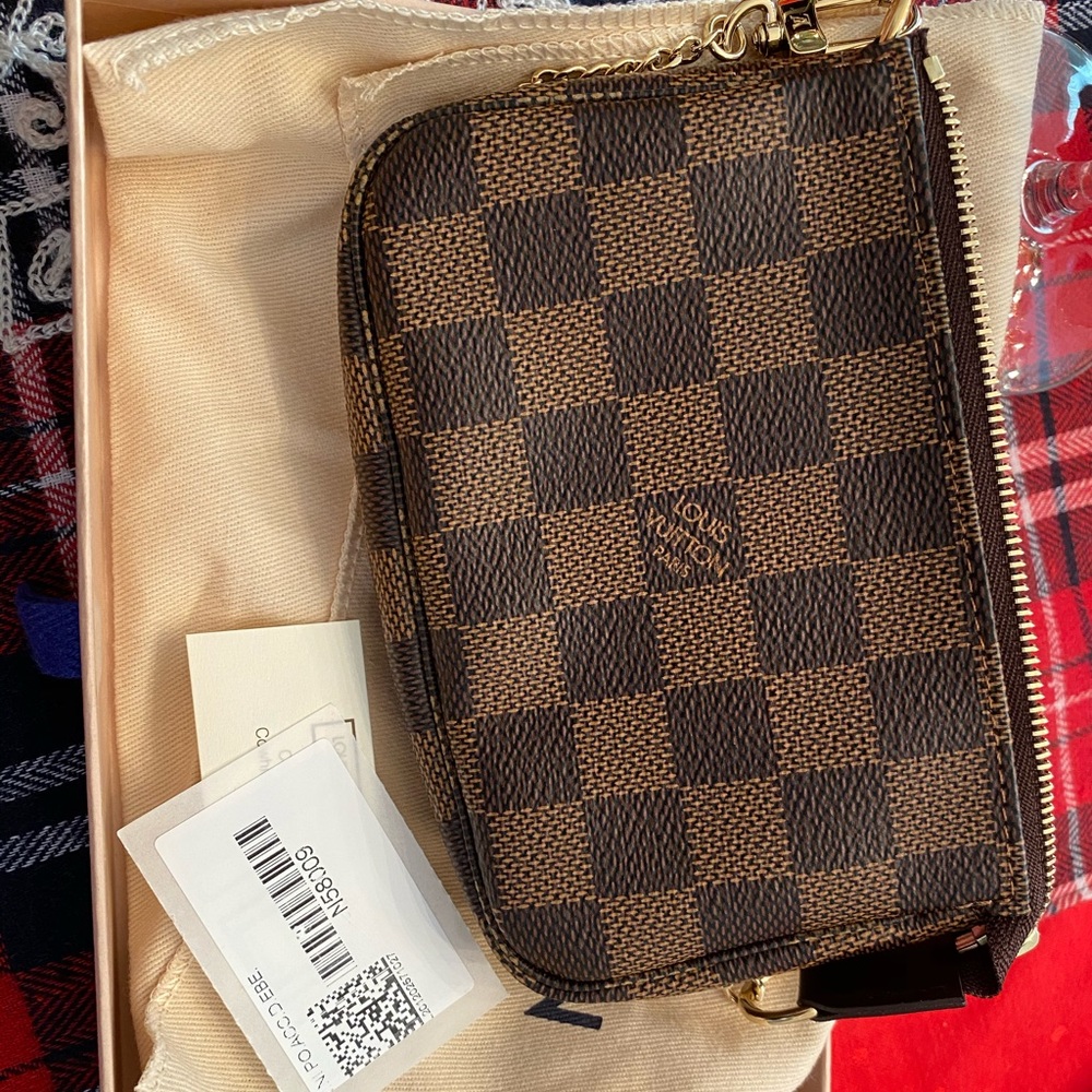 LV mini pochette accessories